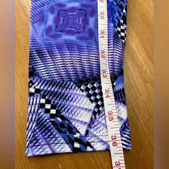 Vibrant Blue Geometric Leggings - Picture 2 of 5